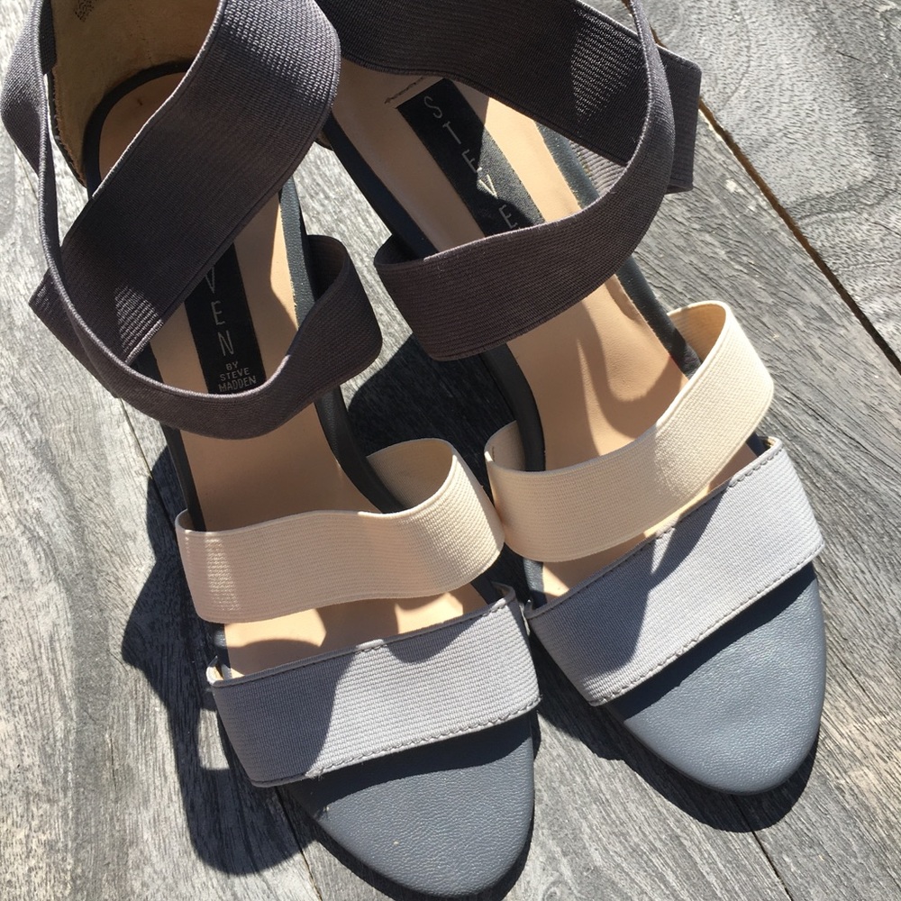 Steve Madden leather and elastic strap wedges, 2.5”, sz 7- grey/ beige/ dk grey